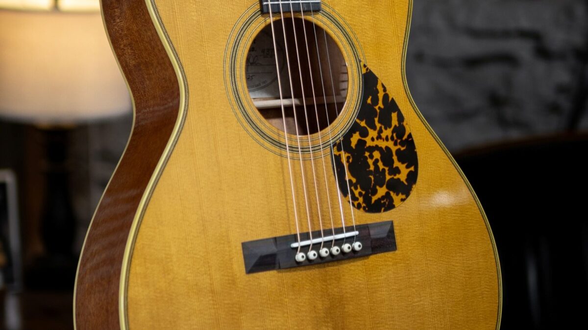 GC-Bluegrass Bell, 4379 - Gallagher Guitar